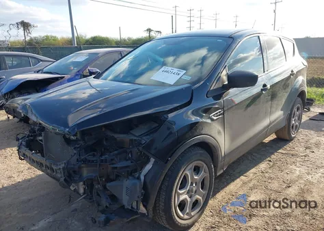 2017 Ford Escape S z USA, uszkodzony, nr VIN 1FMCU0F70HUE94124
